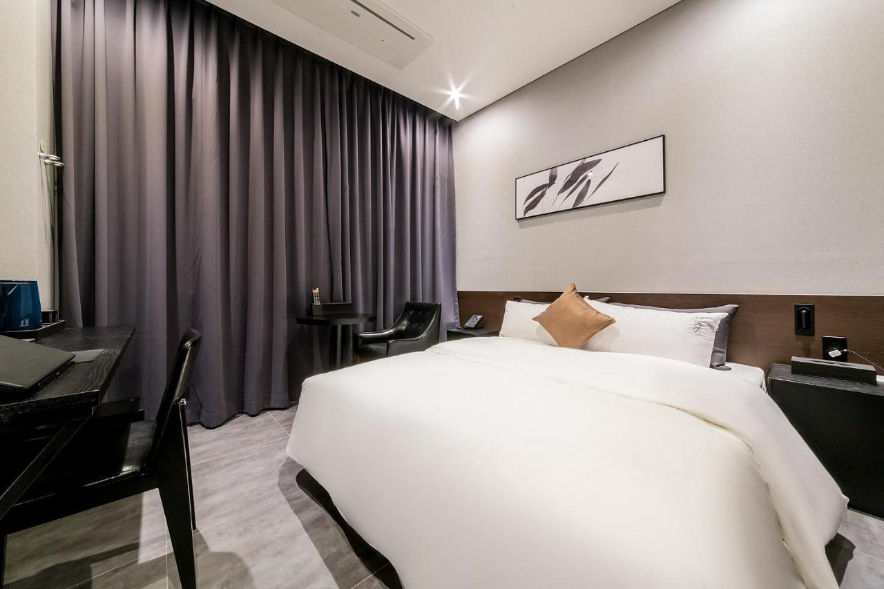 Pyeongtaek Stay Tourist Hotel Екстер'єр фото