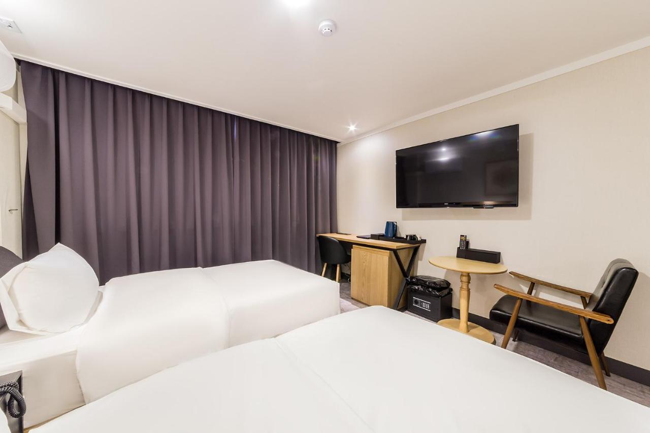 Pyeongtaek Stay Tourist Hotel Екстер'єр фото