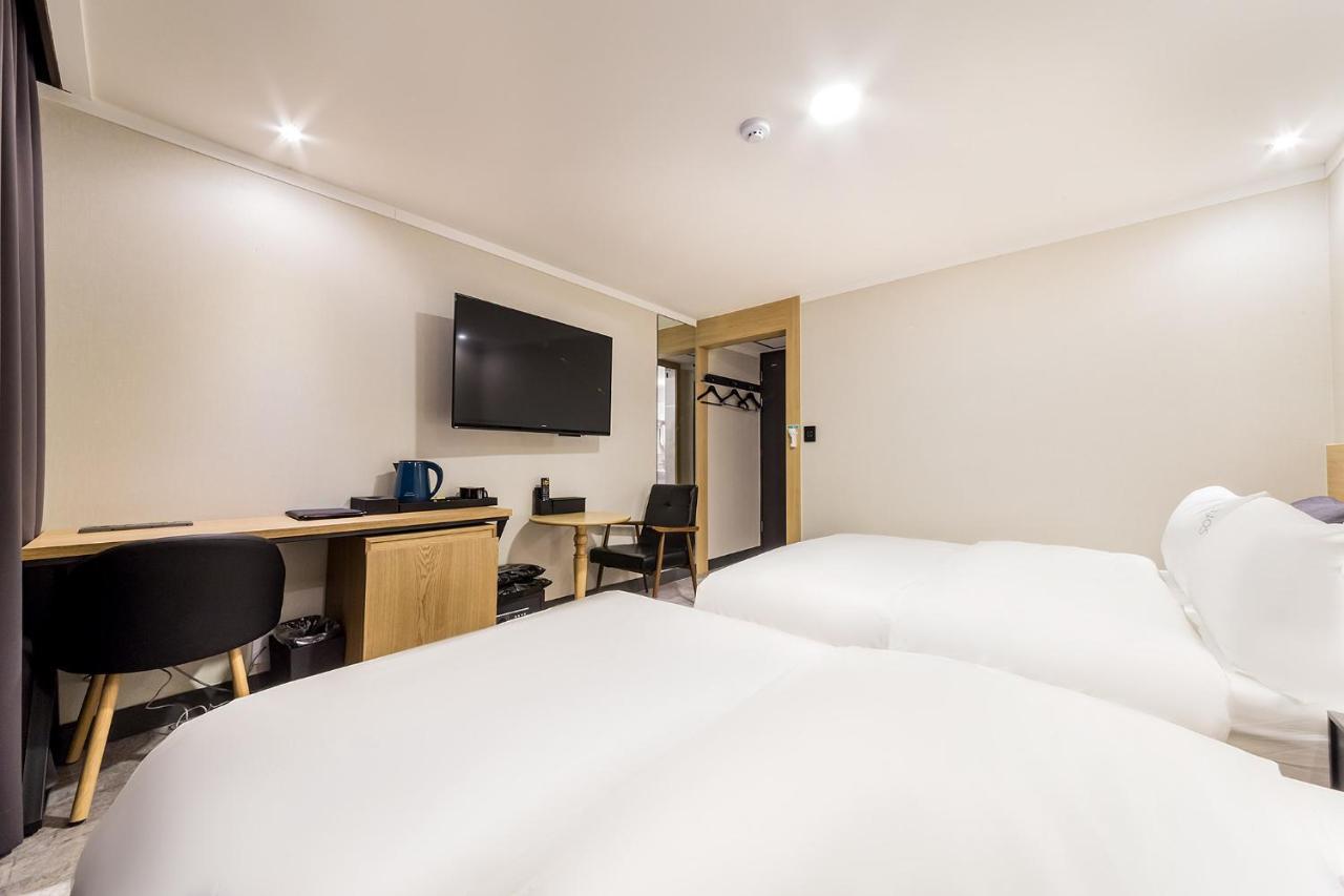 Pyeongtaek Stay Tourist Hotel Екстер'єр фото