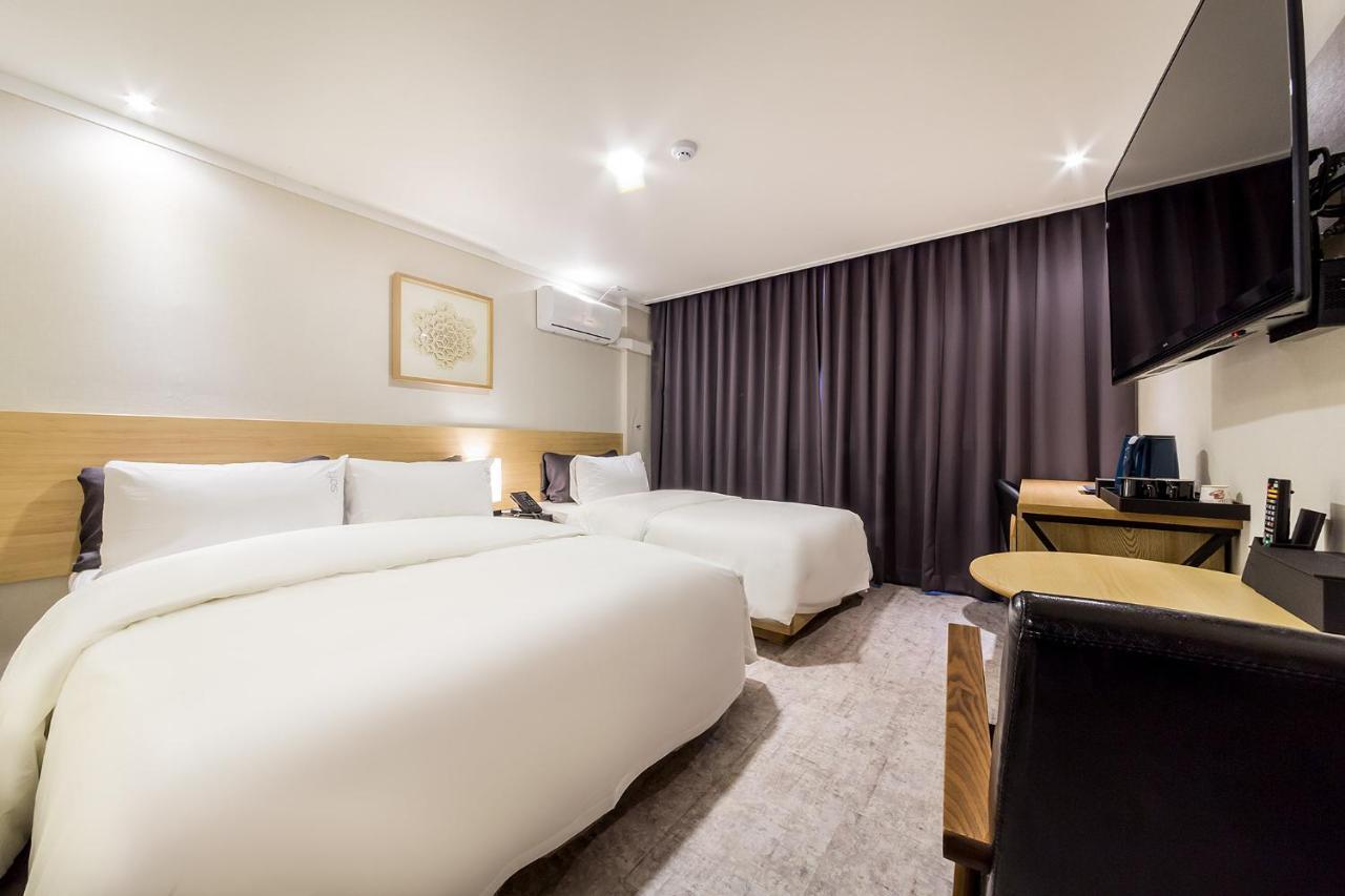 Pyeongtaek Stay Tourist Hotel Екстер'єр фото